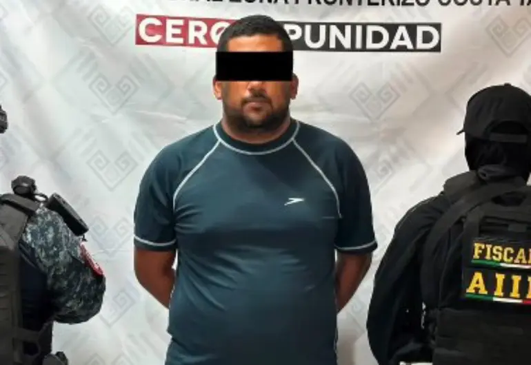 Detienen a maestro en Chiapas tras denuncia de acoso en ceremonia de graduación
