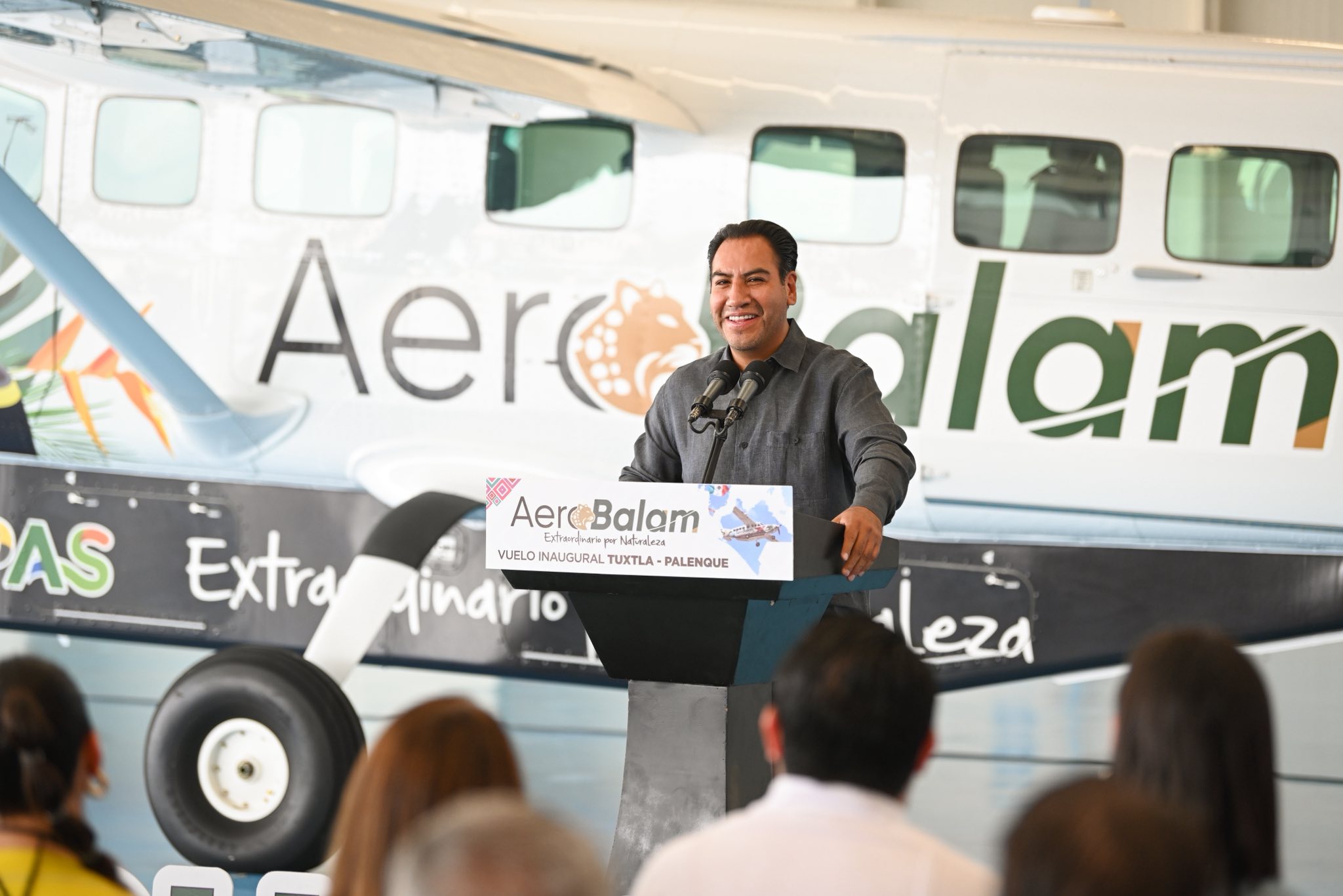 Eduardo Ramírez inaugura Aerobalam Tuxtla-Palenque para conectar a Chiapas