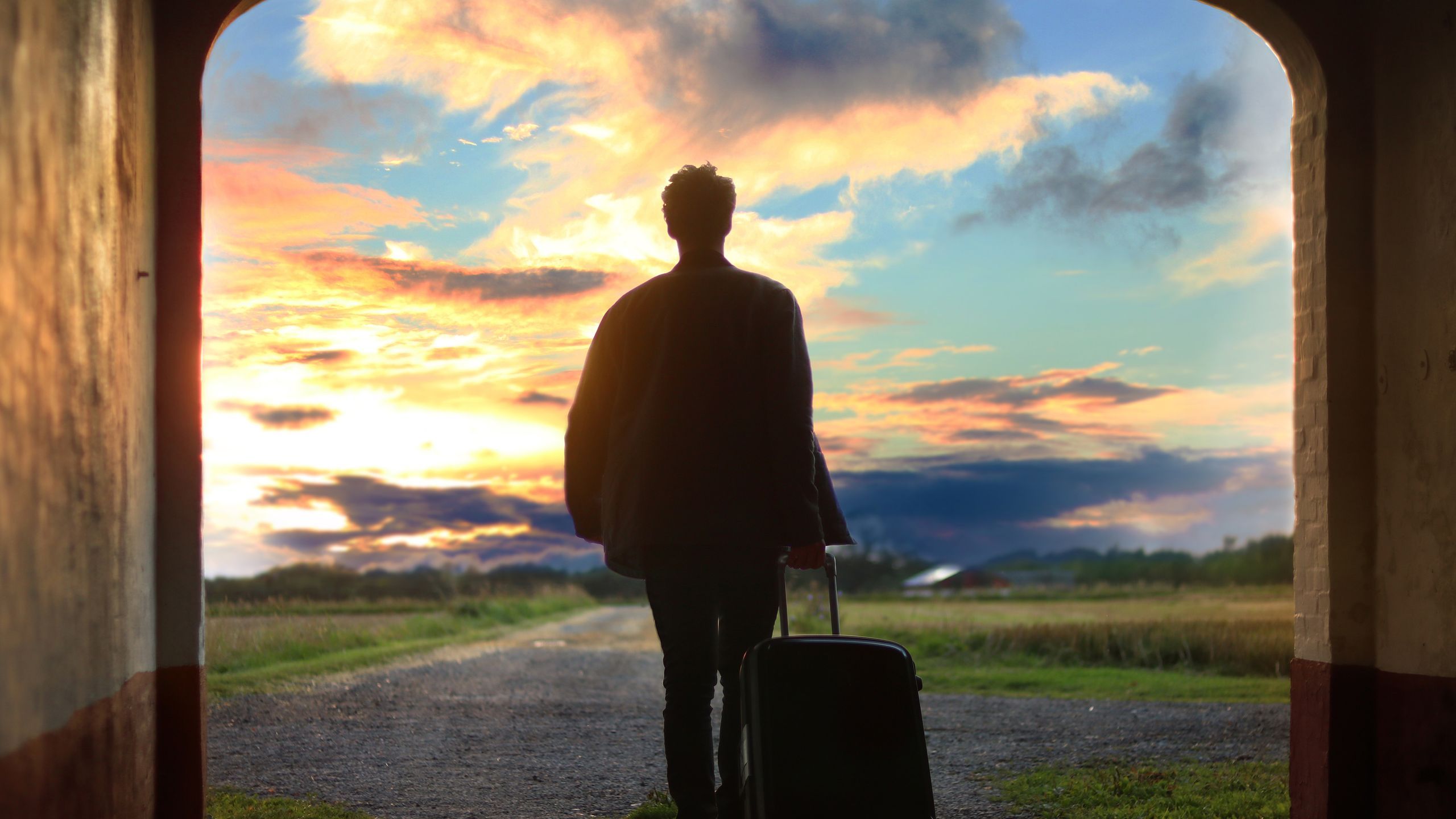 Descubre los mejores destinos para viajar solo en 2025: consejos y recomendaciones