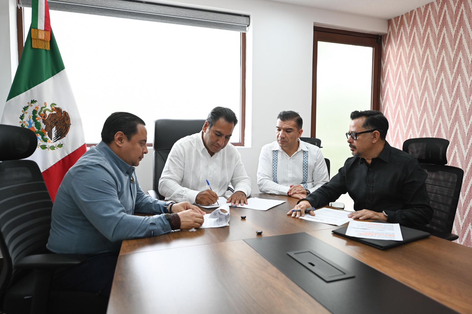 Poderes del Estado de Chiapas garantizan derechos laborales a personal con discapacidad