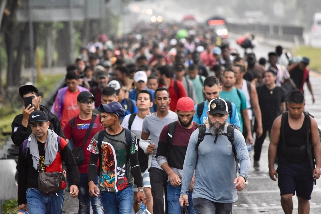 Migrantes en Tapachula enfrentan crisis de salud mientras esperan regularización