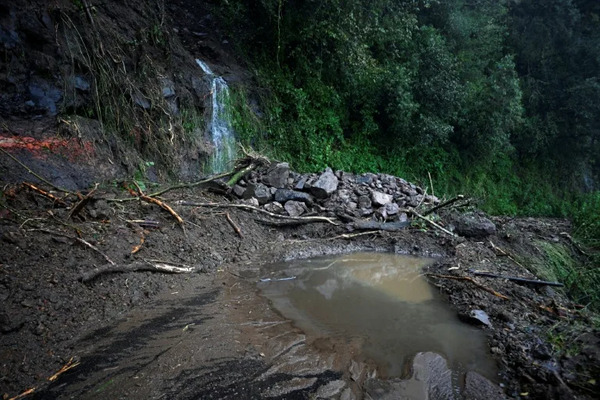 Aumenta a 44 número de muertos por inundaciones en México
