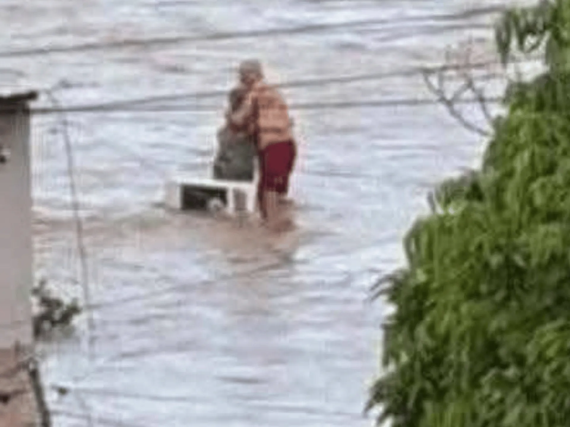 Murió Doña Elodia, abuelita que sobrevivió abrazada de su esposo a inundaciones de Poza Rica