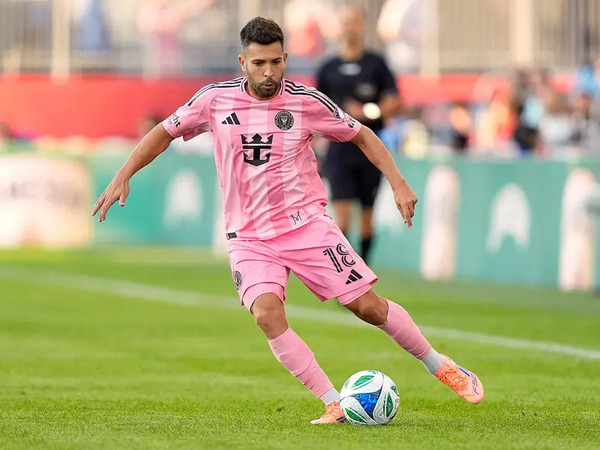 El español Jordi Alba anuncia su retiro del futbol