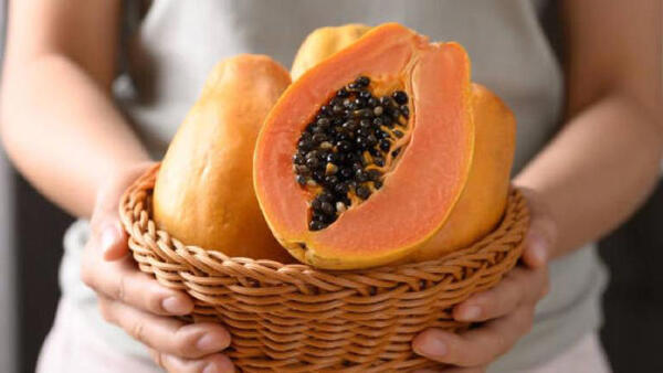 Cinco beneficios de comer semillas de papaya para el cuerpo