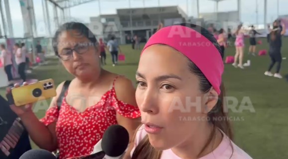 Realizan activación física “Juntos por ellas” en apoyo a pacientes con cáncer de mama