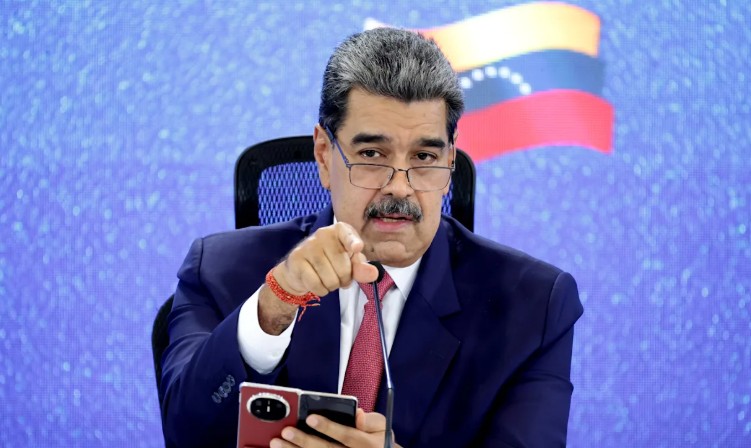 ‘Si los gringos atacan, responderemos’: Maduro lanza advertencia a EU ante presencia militar en el Caribe