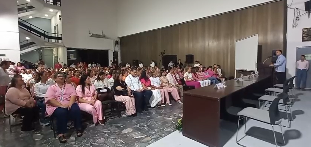 No vamos escatimar recursos para combatir el cáncer de mama desde el Congreso: Marcos Rosendo Medina Filigrana