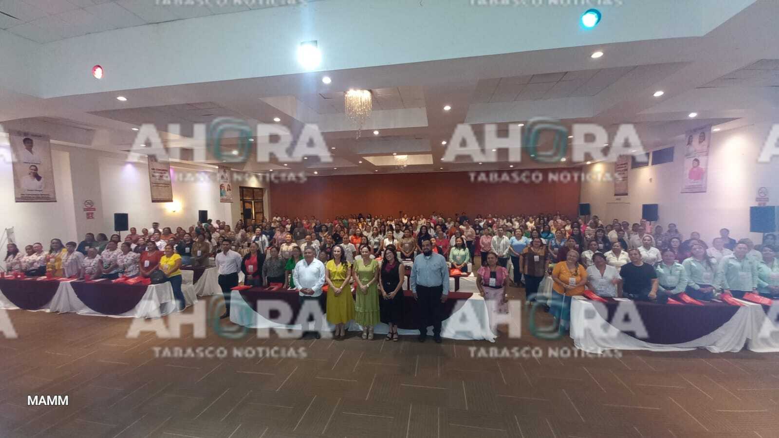 Formar ciudadanos modelos desde su etapa inicial: Patricia Iparrea