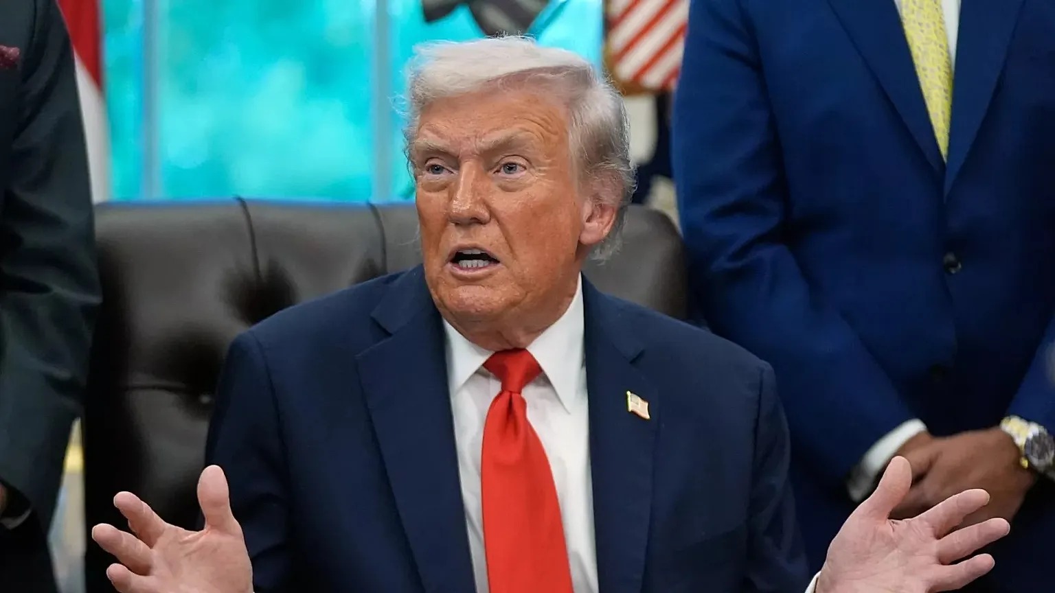 Trump afirma que “en México mandan los cárteles” y elogia a Sheinbaum