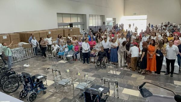 Entregan 492 apoyos funcionales a personas con movilidad reducida