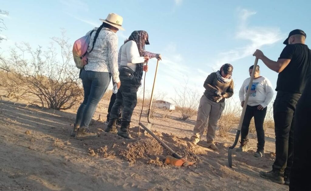 Fiscalía de Sonora confirma hallazgo de 60 cuerpos sobre carretera; acusa ajustes de cuentas