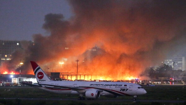 Incendio en aeropuerto provoca suspensión total de vuelos en Bangladesh
