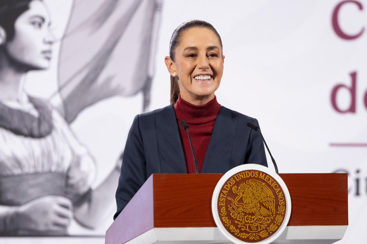 Claudia Sheinbaum encabeza entrega de trenes de pavimentación a municipios del EDOMEX