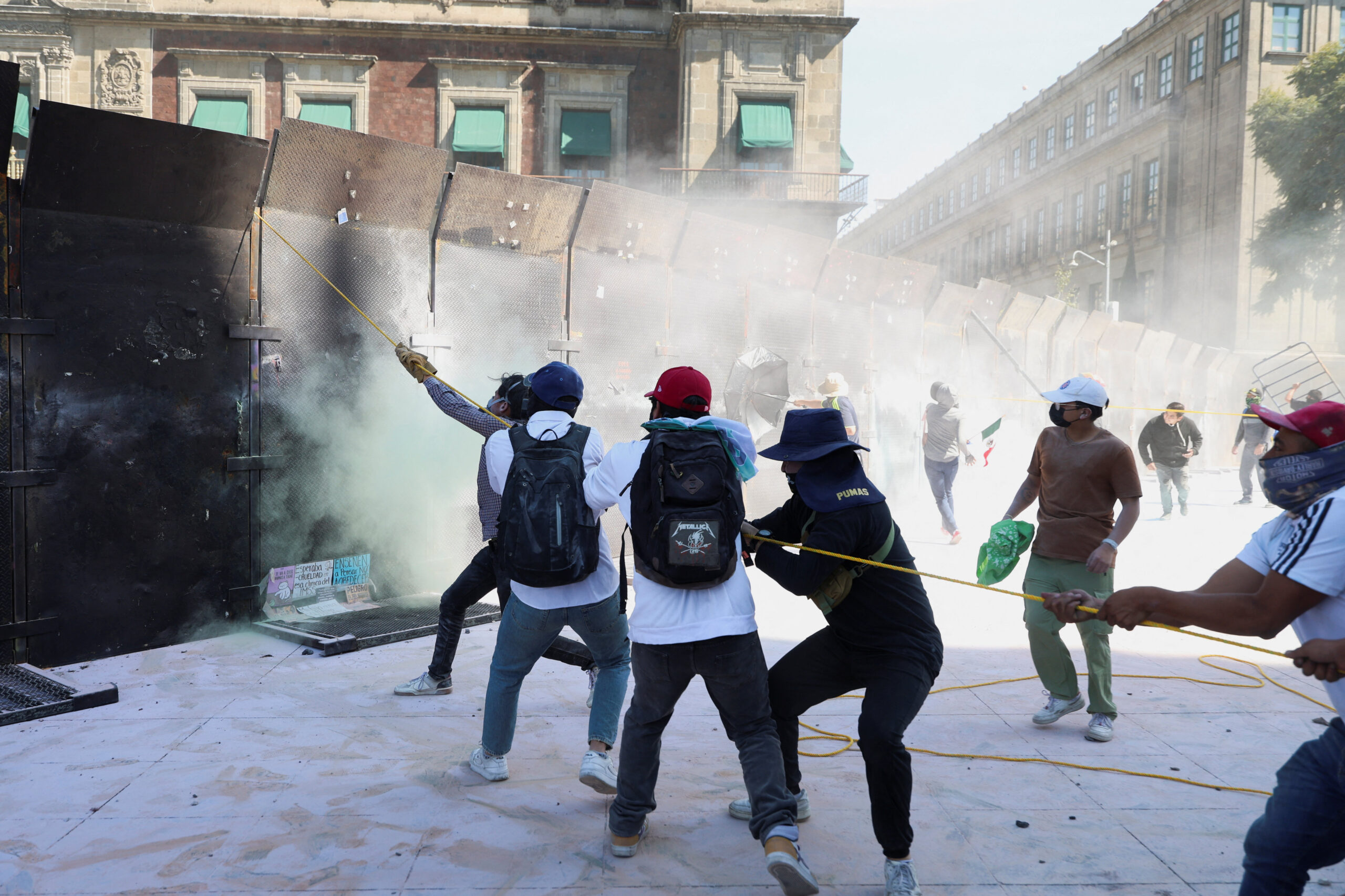 Protestas en la CDMX: a 18 detenidos se les acusa de tentativa de homicidio, robo y lesiones