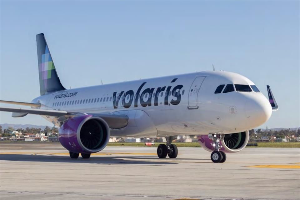 Pilotos mexicanos denuncian que el Gobierno permita operar rutas de Volaris a extranjeros