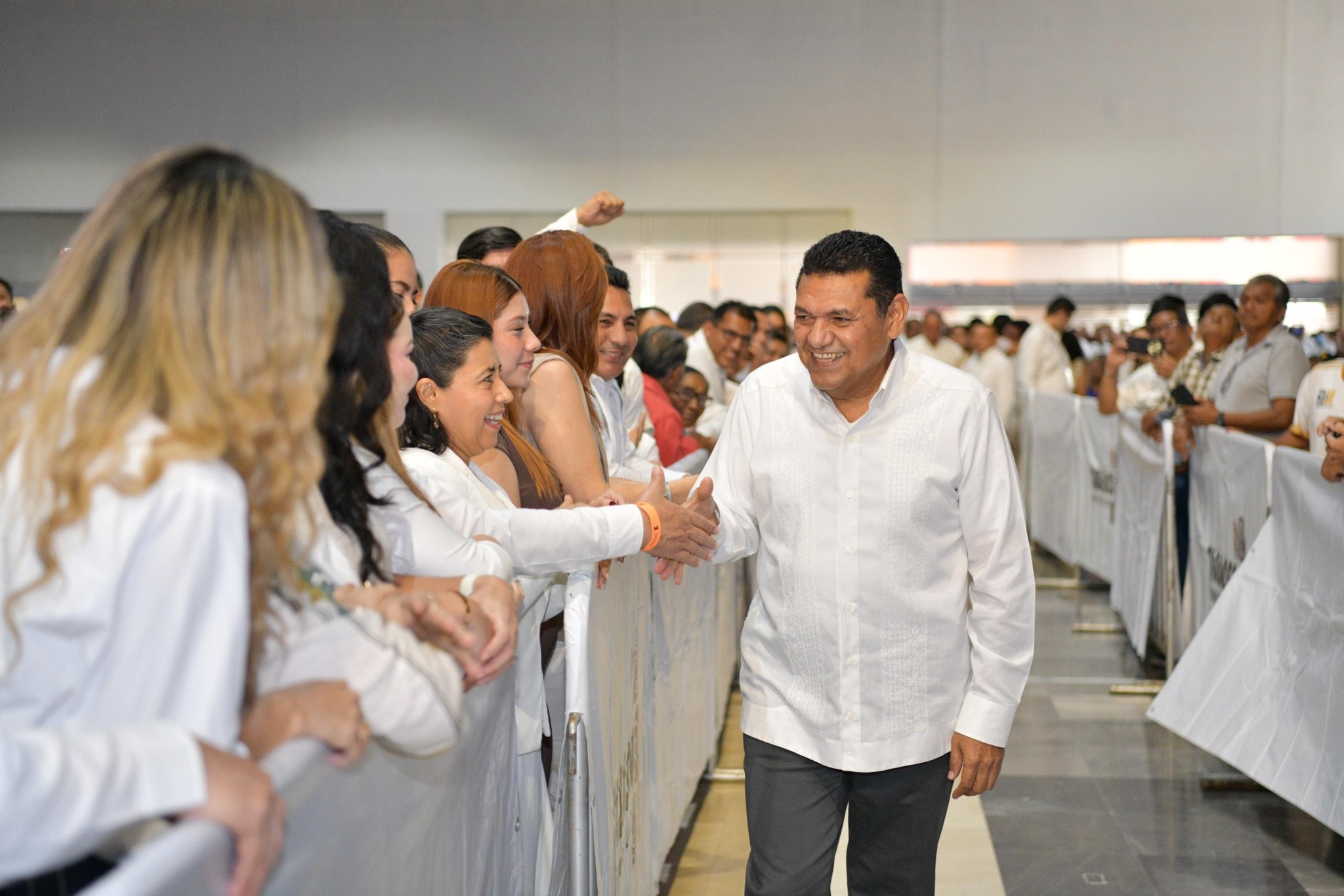 Javier May, con 66% de aprobación en Tabasco