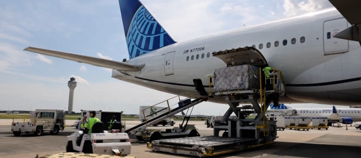 Dos aviones chocan en pista en Nueva York en medio de la escasez de controladores en EE.UU.