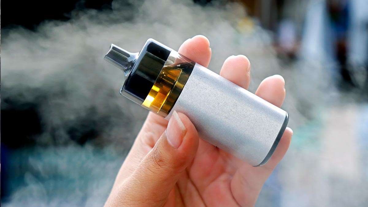 Comisión de salud aprueba prohibición total de vapeadores