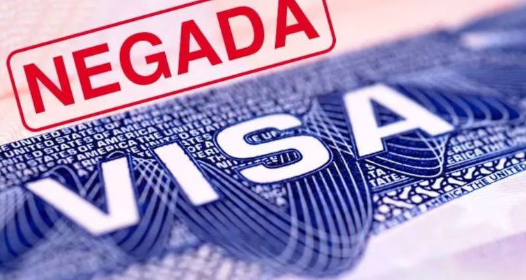 California revocará 17 mil licencias a conductores inmigrantes en medio de presión federal