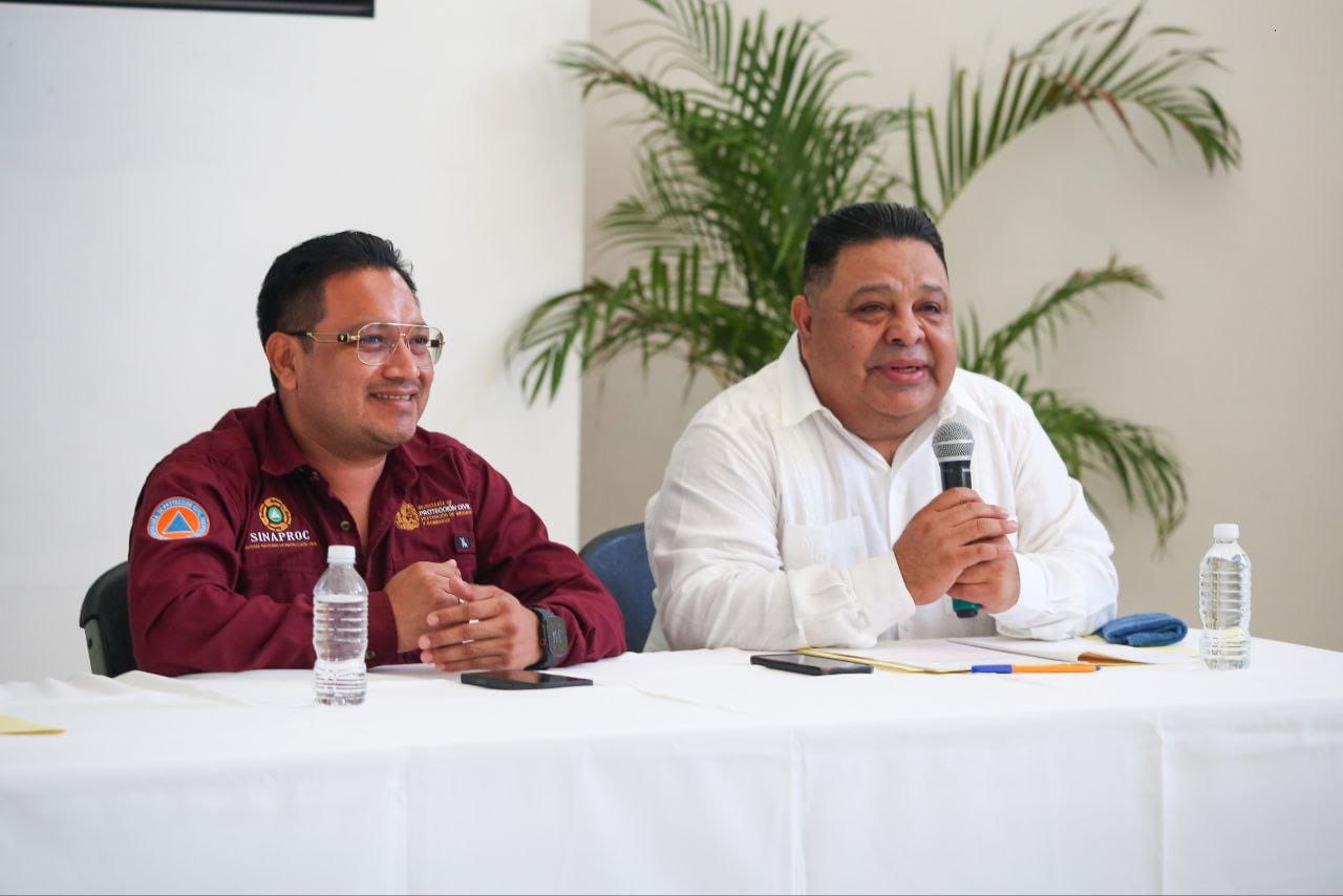 Gobierno de Estefanía Mercado entrega reconocimientos a integrantes de la Caravana Humanitaria de Playa del Carmen