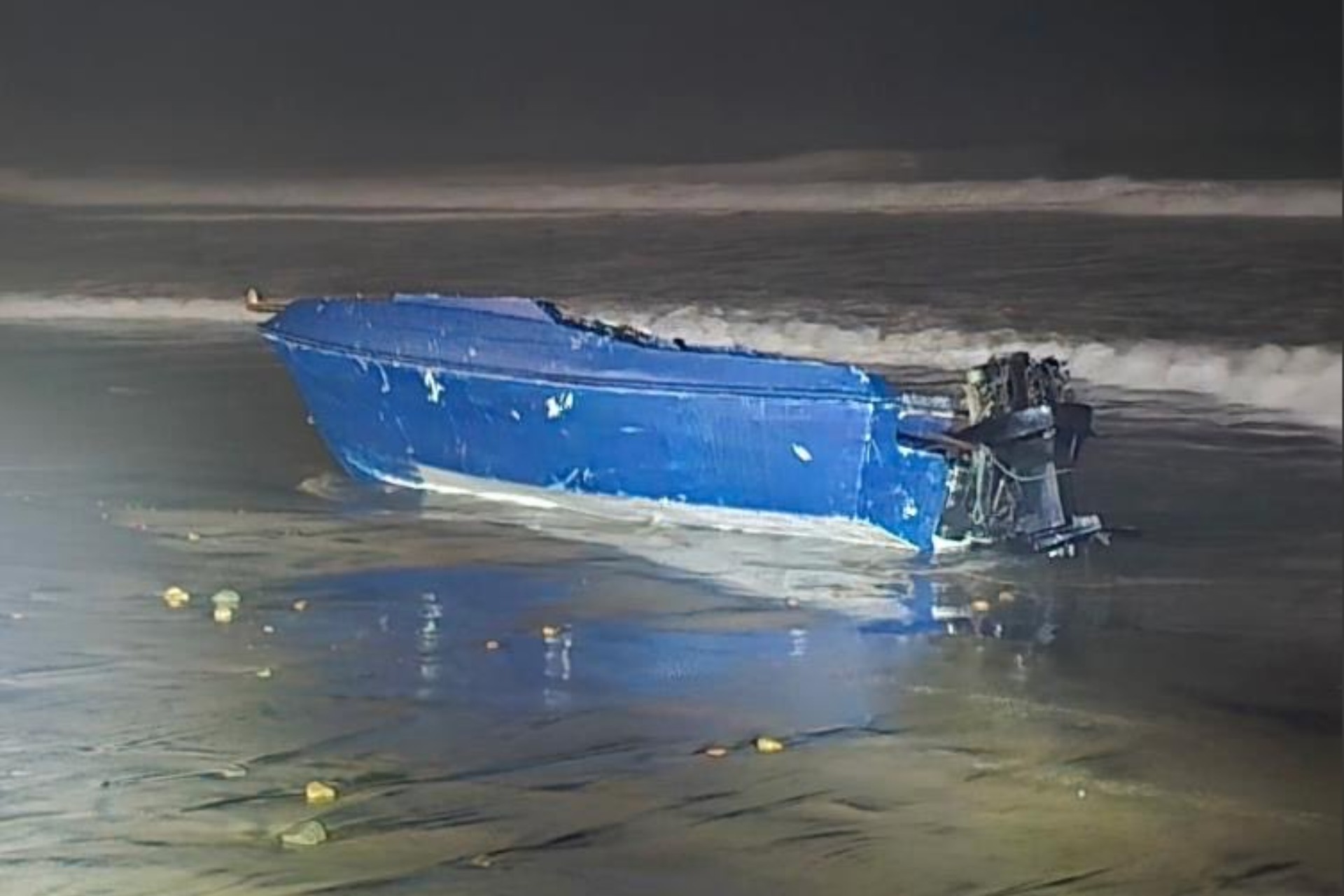 Mueren cuatro migrantes tras volcadura de bote en EE.UU.; habría mexicanos entre las víctimas