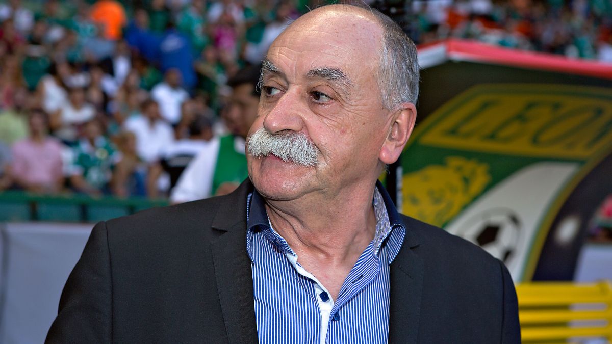 Murio Xabier Azkargorta, extécnico de Chivas