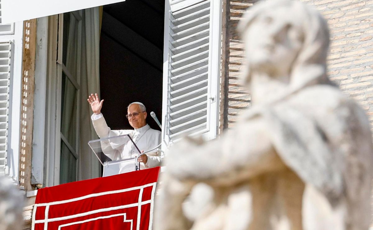 Papa León XIV reza por los muertos de los que nadie se acuerda