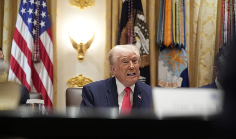 Donald Trump sugiere que dejará expirar el T-MEC y buscará un nuevo acuerdo con México y Canadá