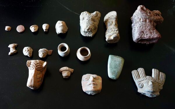 México entrega al INAH 52 piezas arqueológicas restituidas de EE.UU.