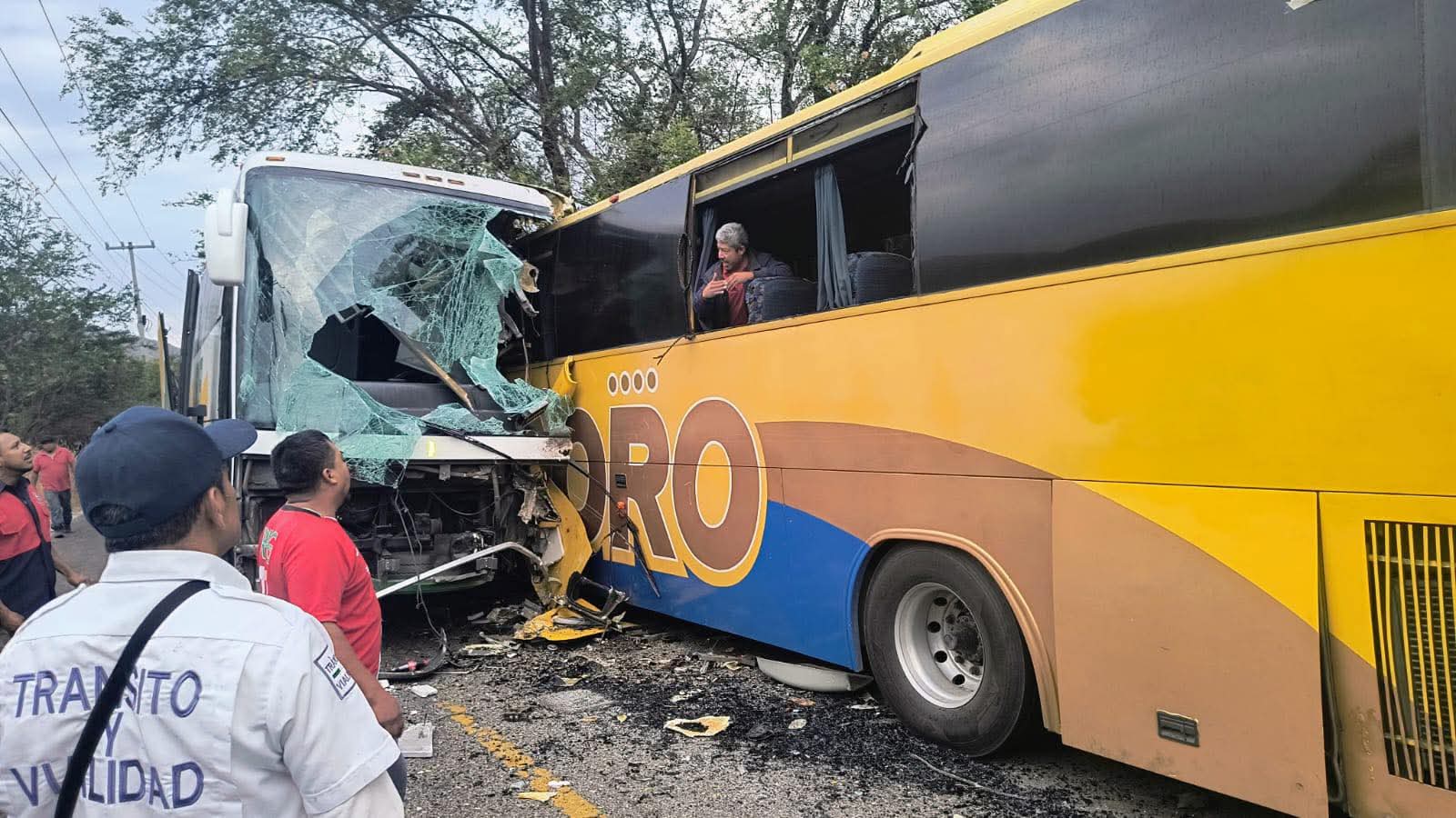 Choque entre autobuses deja dos Muertos en Ixcateopan, Montaña