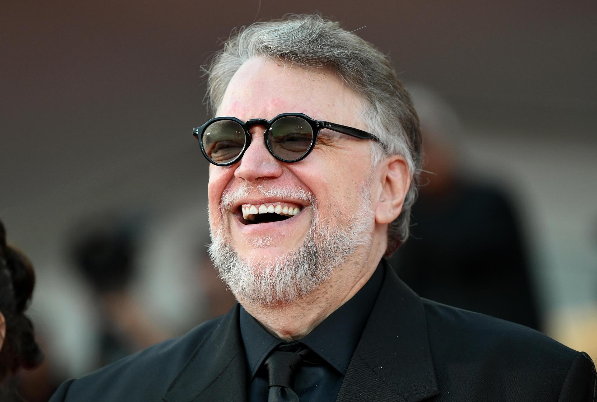 Guillermo del Toro, nominado al Globo de Oro por Frankenstein