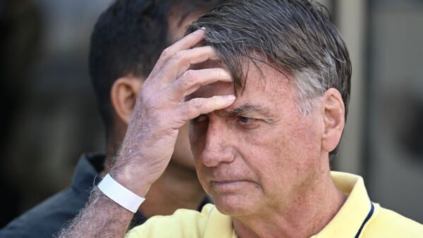 Bolsonaro se somete a nueva cirugía por crisis de hipo