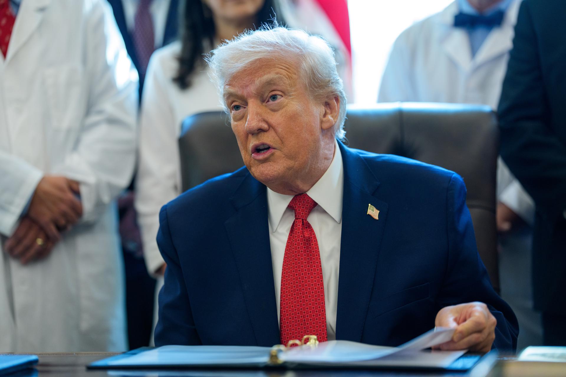 Trump dice que en dos semanas se sabrá si Dinamarca está contenta con plan de Groenlandia