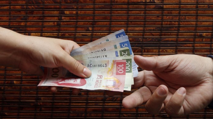 México confirma pago al personal en el exterior tras petición a Sheinbaum