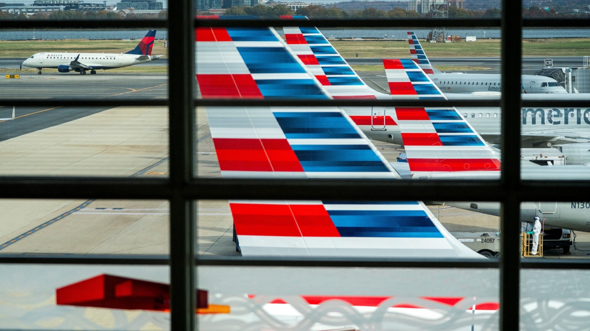 EE.UU. espera que la normalidad retorne el miércoles al transporte aéreo tras el temporal
