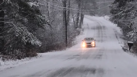 Una gran tormenta invernal amenaza a EE.UU. y Canadá con fuertes nevadas