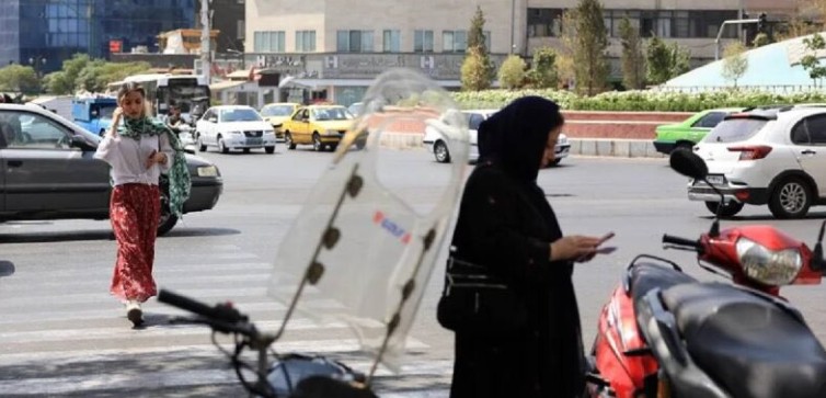 Tras casi 50 años, Irán aprueba que las mujeres puedan conducir motocicletas