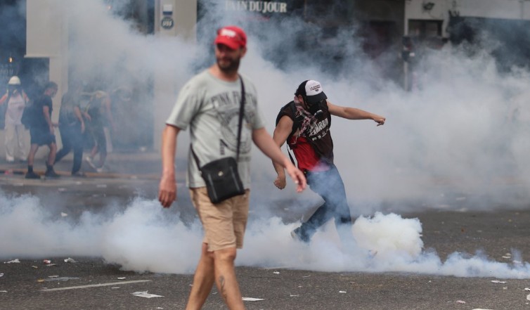 El Gobierno de Milei denuncia por terrorismo a manifestantes contra reforma laboral