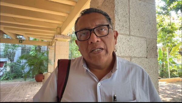 Padres de familia afectados por Refinería Dos Bocas piden reubicación