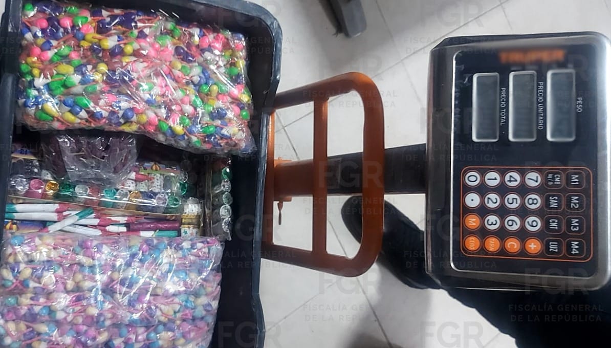 FGR obtiene vinculación a proceso contra dos personas por almacenamiento de pirotecnia y posesión de narcóticos