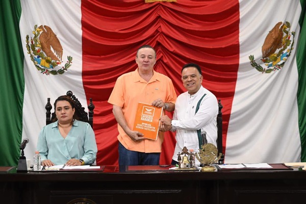 Gerald Washington impulsa mejora educativa en Tabasco