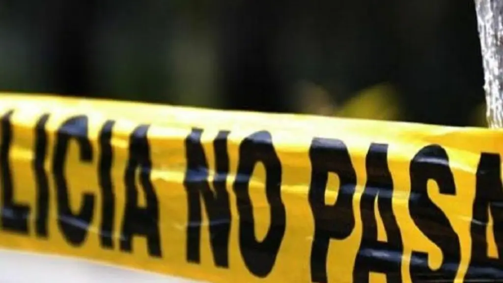 Volcadura de autobús deja dos muertos en carretera a Alvarado