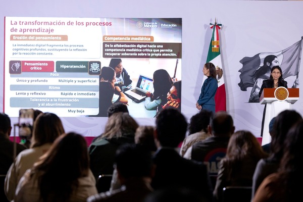 Sheinbaum impulsa debate sobre uso de celulares y redes sociales en escuelas