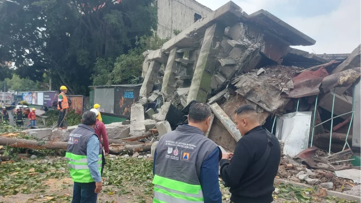 Colapsa parcialmente inmueble sobre Viaducto