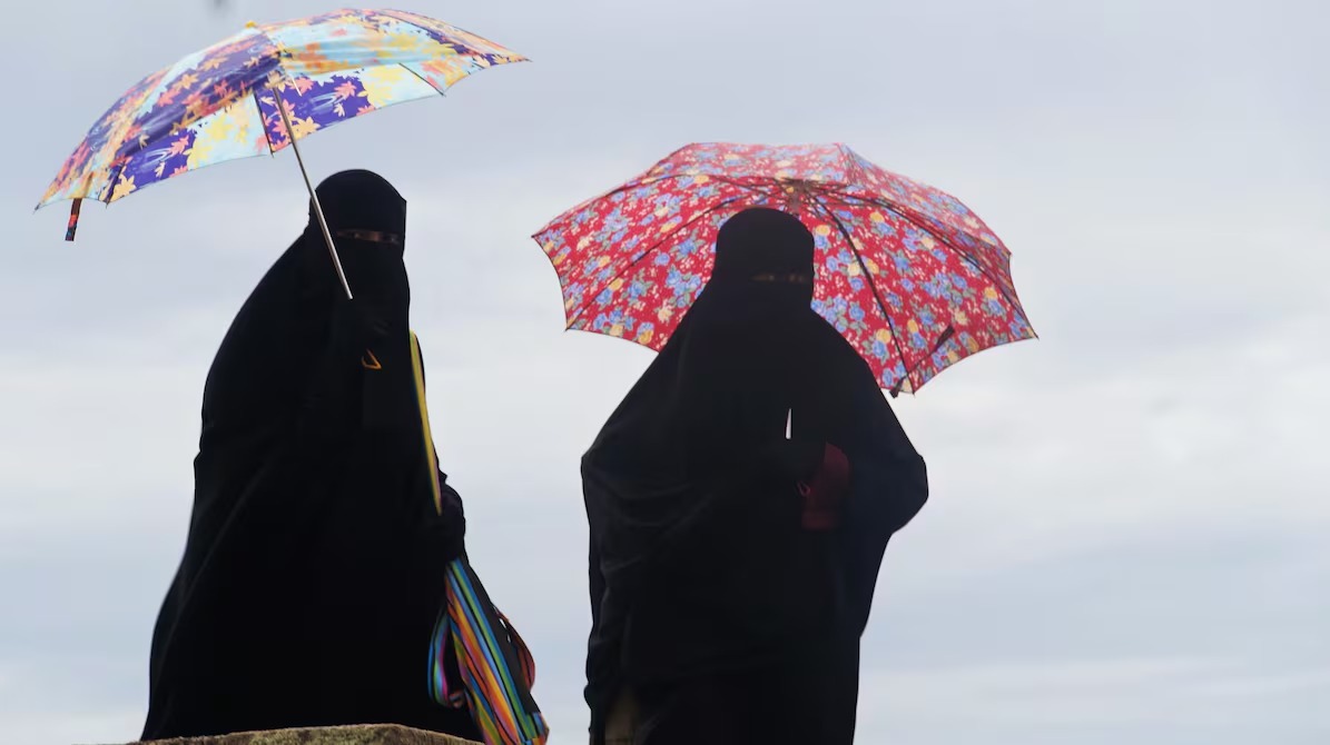 Italia prohíbe el burka y el niqab en escuelas e impone multas de hasta mil euros