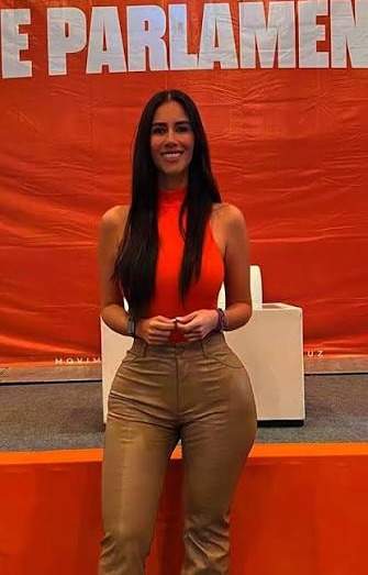 Conoce a la mujer que dejó la política para irse a triunfar a OnlyFans