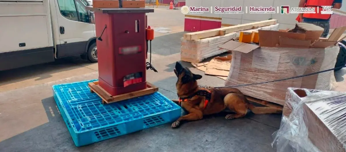 Aseguran 10 kilos de presunta metanfetamina en el AICM; tenía destino a Australia