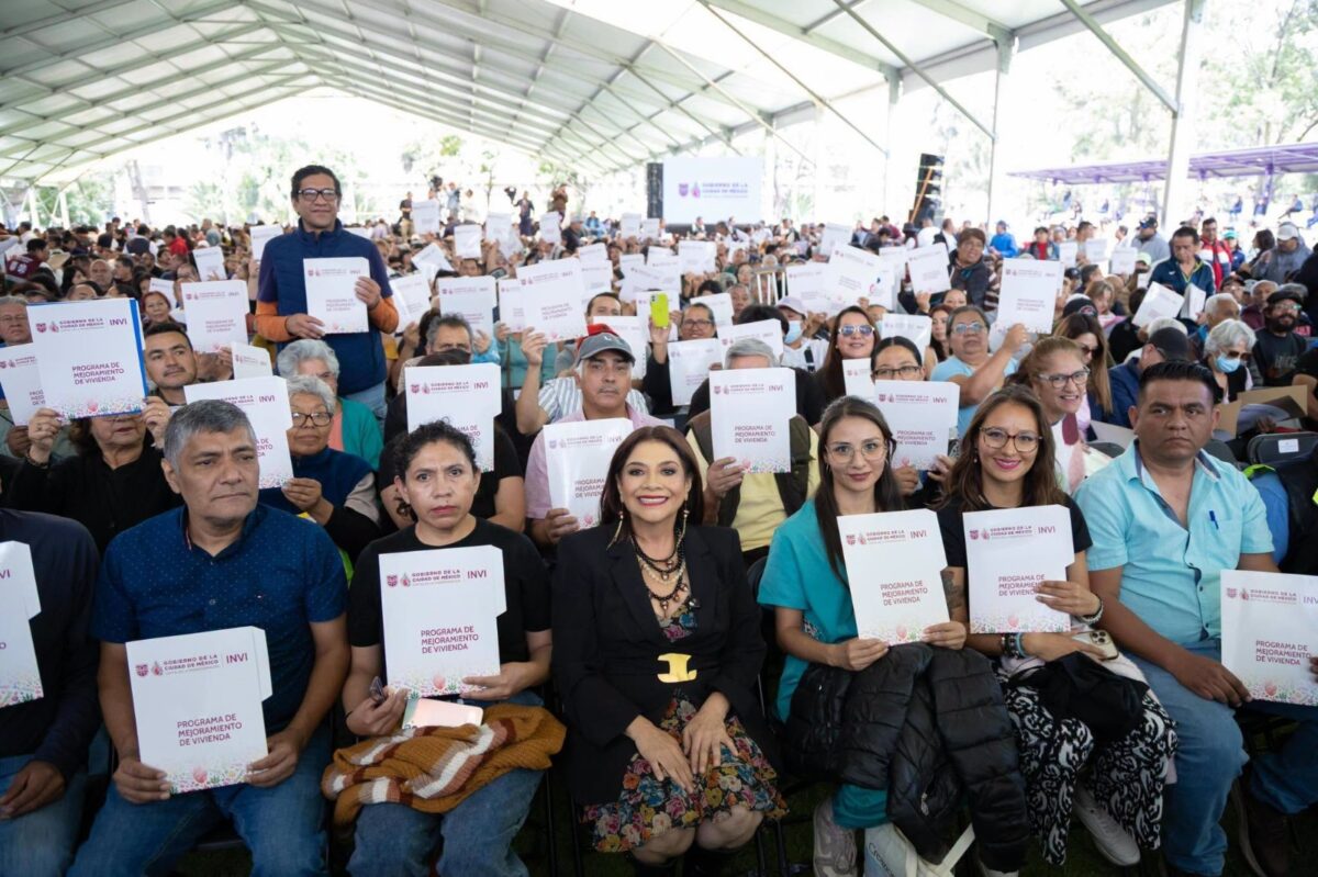Brugada busca entregar más de 10 mil escrituras en CDMX durante 2027