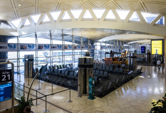 Nuevo ataque alcanza aeropuerto de Riad en Arabia Saudita